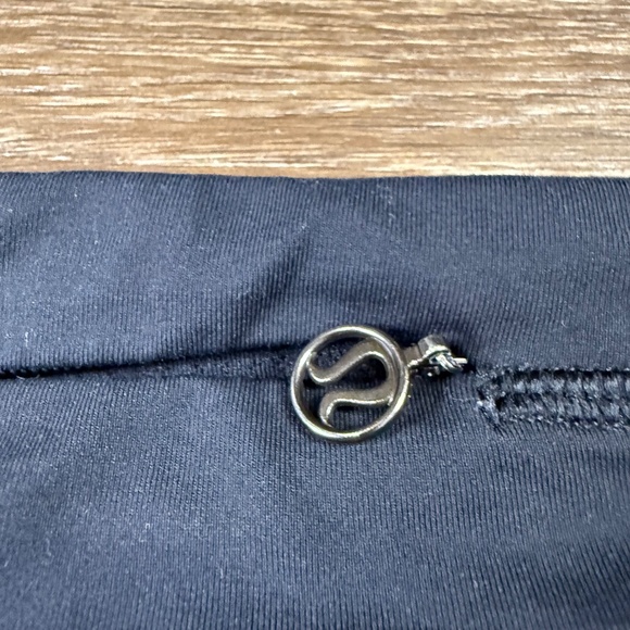 Lululemon Run Your Heart Out Crop Leggings Black 6 Stretch, Pockets, 20" Inseam - Picture 3 of 11